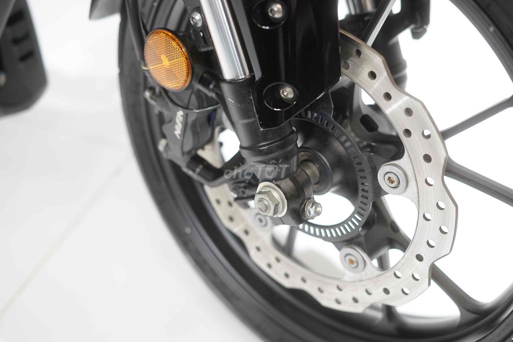 Honda CB300R Bạc 10000 km. Mua bán Xe máy tại Quận 12 Tp Hồ Chí Minh được đăng bởi Thiên Tài hình 5