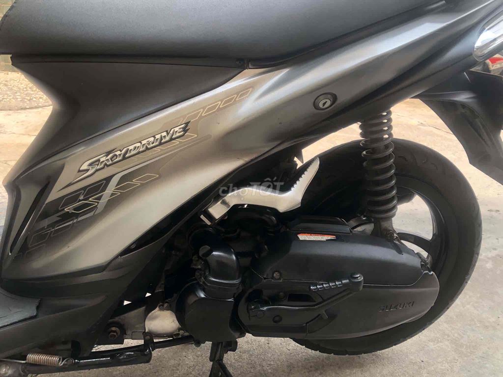 Скутер Suzuki Skydrive 125, серый