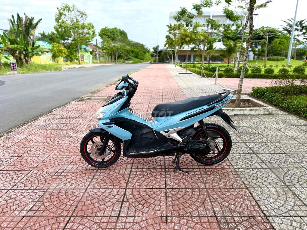 🛵Honda Air Blade 110 Máy Zin Cực Kỳ Êm. Mua bán Xe máy tại Huyện Phong Điền Cần Thơ được đăng bởi Danh Hà hình 3