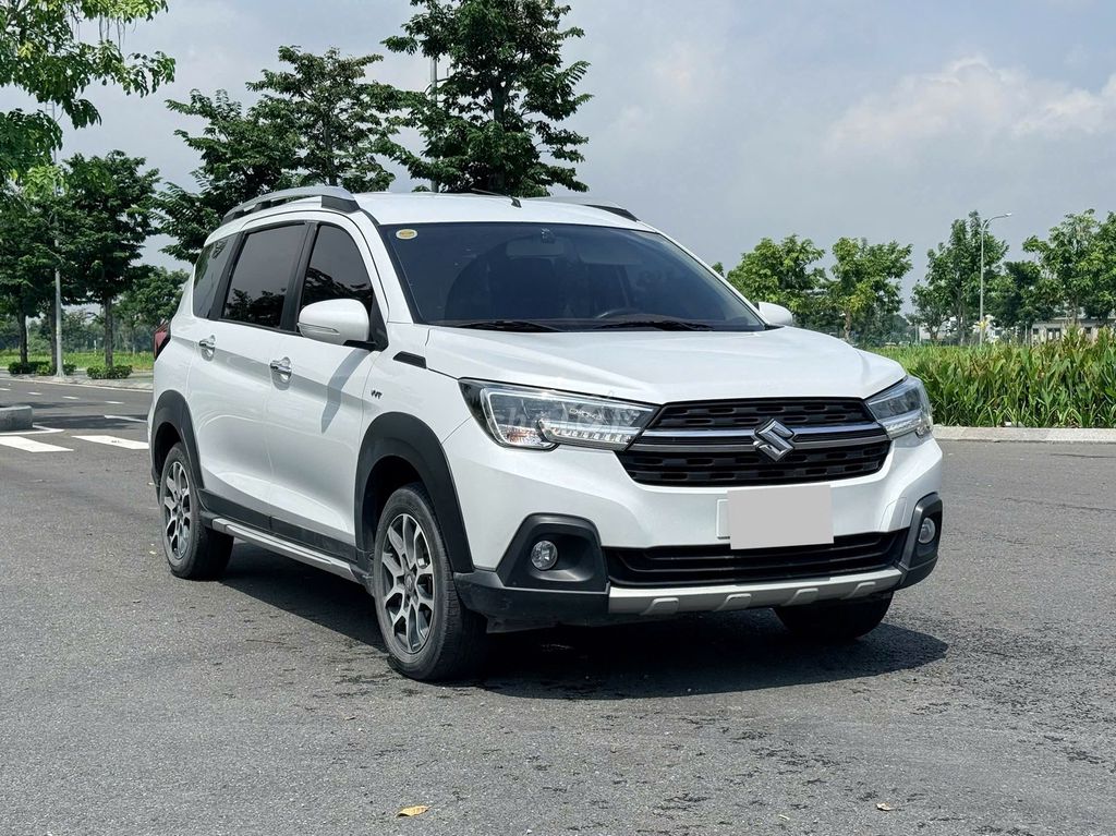 Suzuki XL7 2023 семейный, без дефектов, первоначальный взнос 180 млн