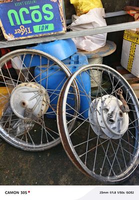 Vành xe máy kim loại màu bạc cho Wave, Dream. Mua bán Phụ tùng xe tại Quận Ninh Kiều Cần Thơ được đăng bởi Trần 