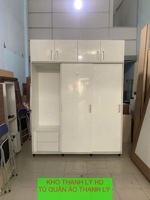 THANH LÝ TỦ QUẦN ÁO KỊCH TRẦN – CỬA LÙA 3 CÁNH. Mua bán Tủ, kệ gia đình tại Quận 7 Tp Hồ Chí Minh được đăng bởi Trần Quốc Thái