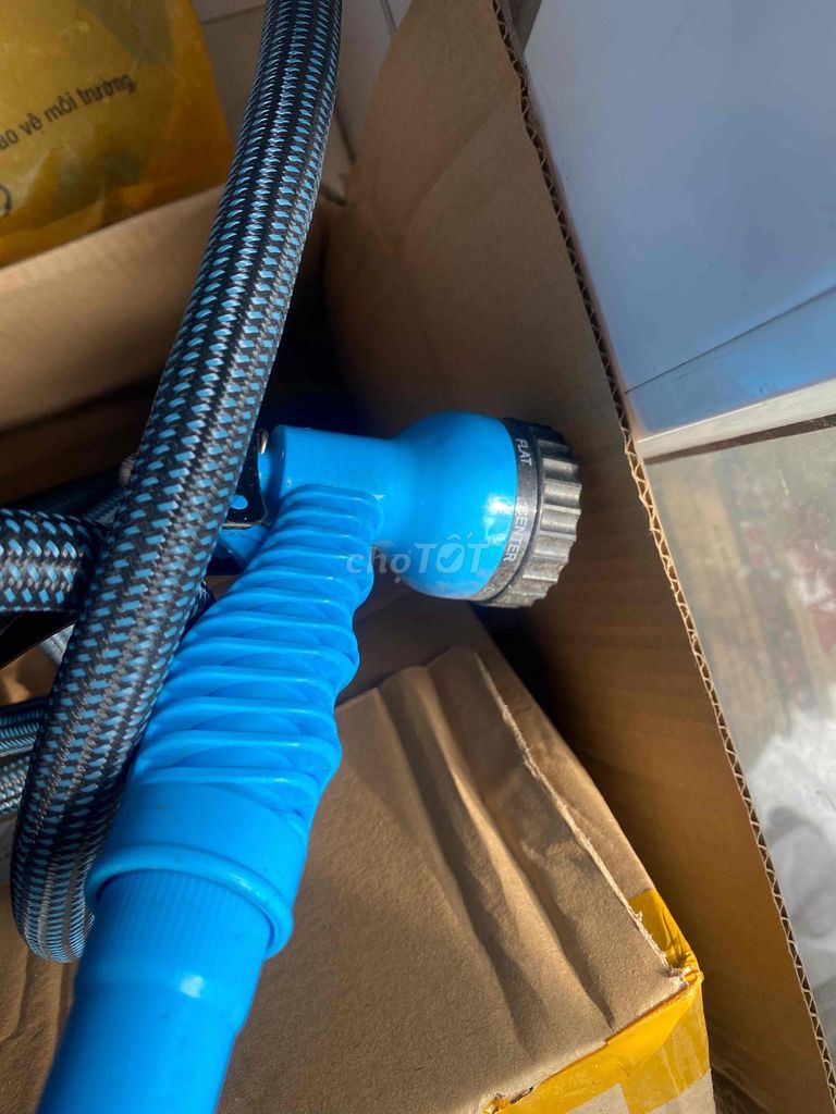 bộ Vòi xịt nước ( đã sử dụng 1 lần). Mua bán Thiết bị vệ sinh, nhà tắm tại Quận Gò Vấp Tp Hồ Chí Minh được đăng bởi Thắng hình 1
