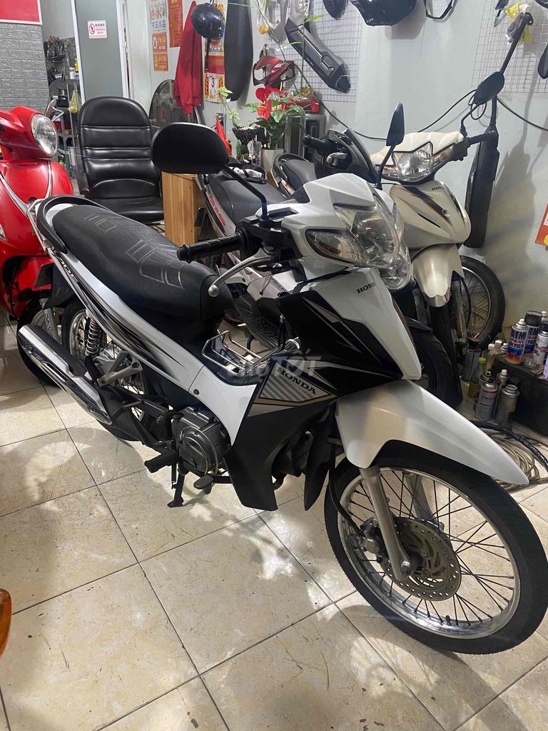 Honda Wave Blade 2016 Trắng đen. Mua bán Xe máy tại Thành phố Bà Rịa Bà Rịa - Vũng Tàu được đăng bởi Tùng Vario hình 1