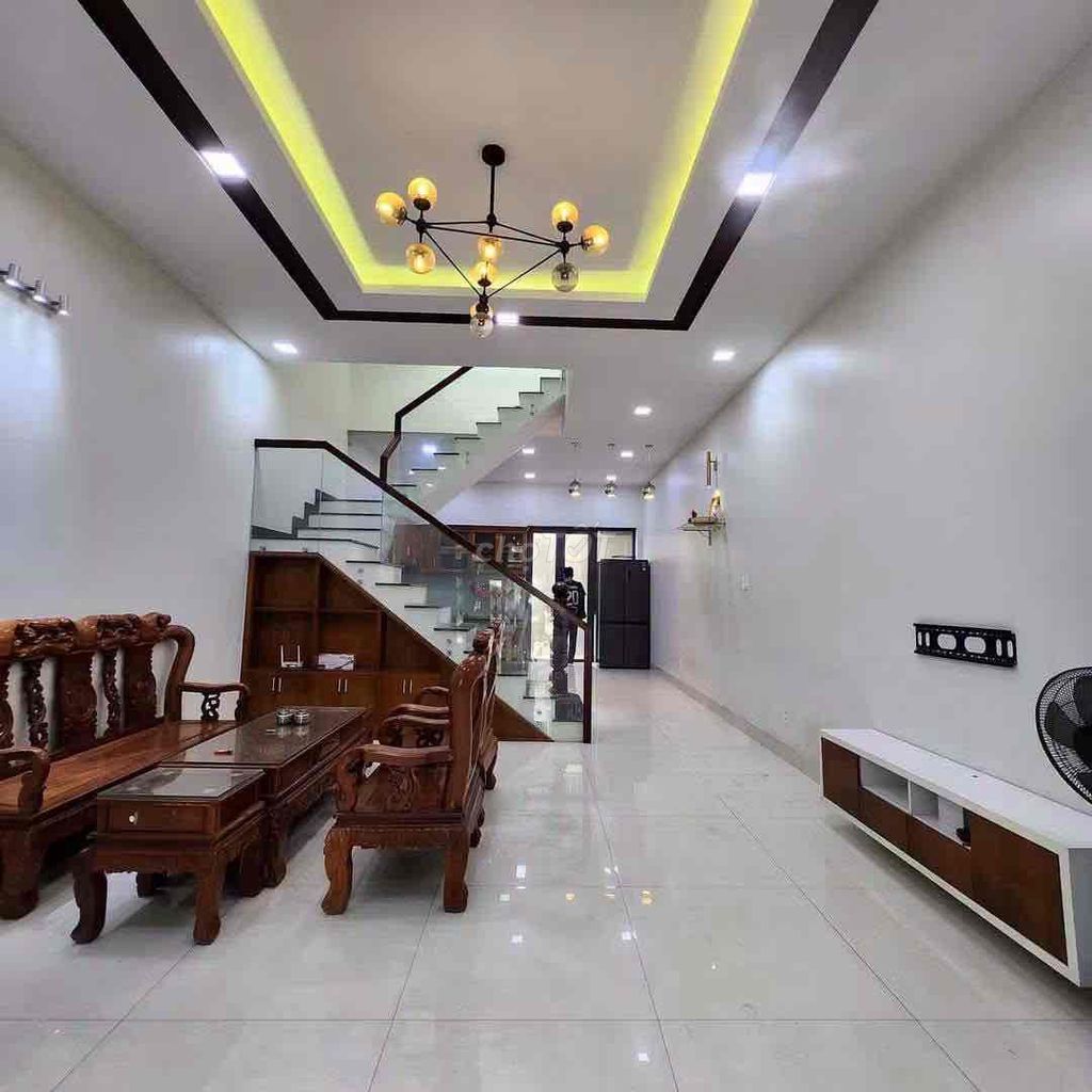 Rent · 4 bd · 80 м² · Thành phố Thủ Đức, ул. Đường Trường Lưu