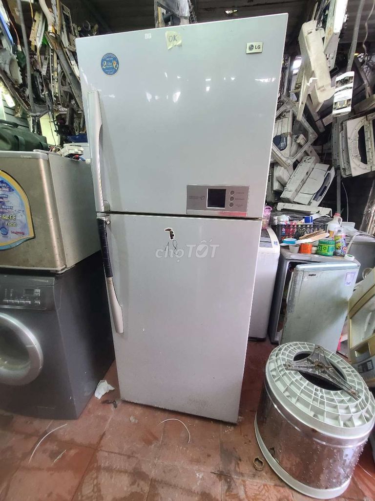 Thanh lý tủ lạnh Lg 400 Lít còn chạy tốt.