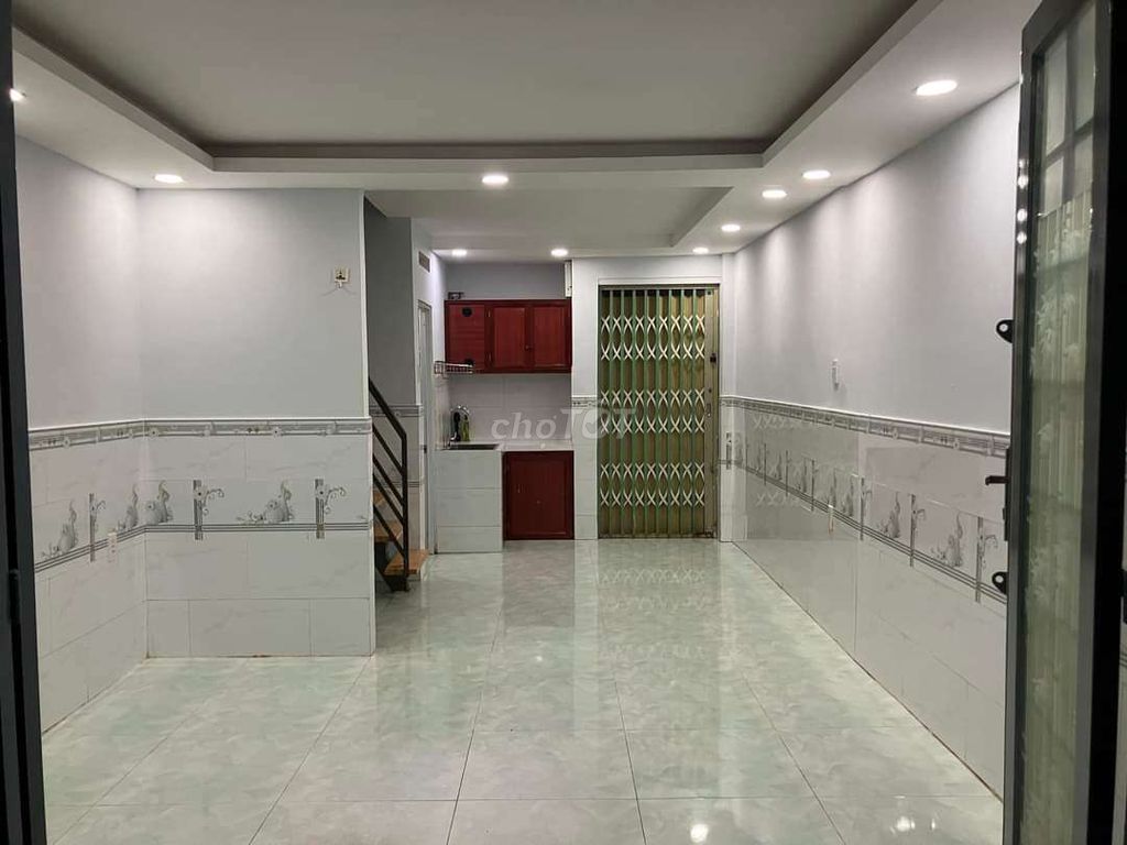 Cho thuê nguyên căn trệt 2 lầu.2pn.3wc