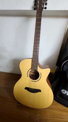 Cần bán cây đàn guitar acoustic