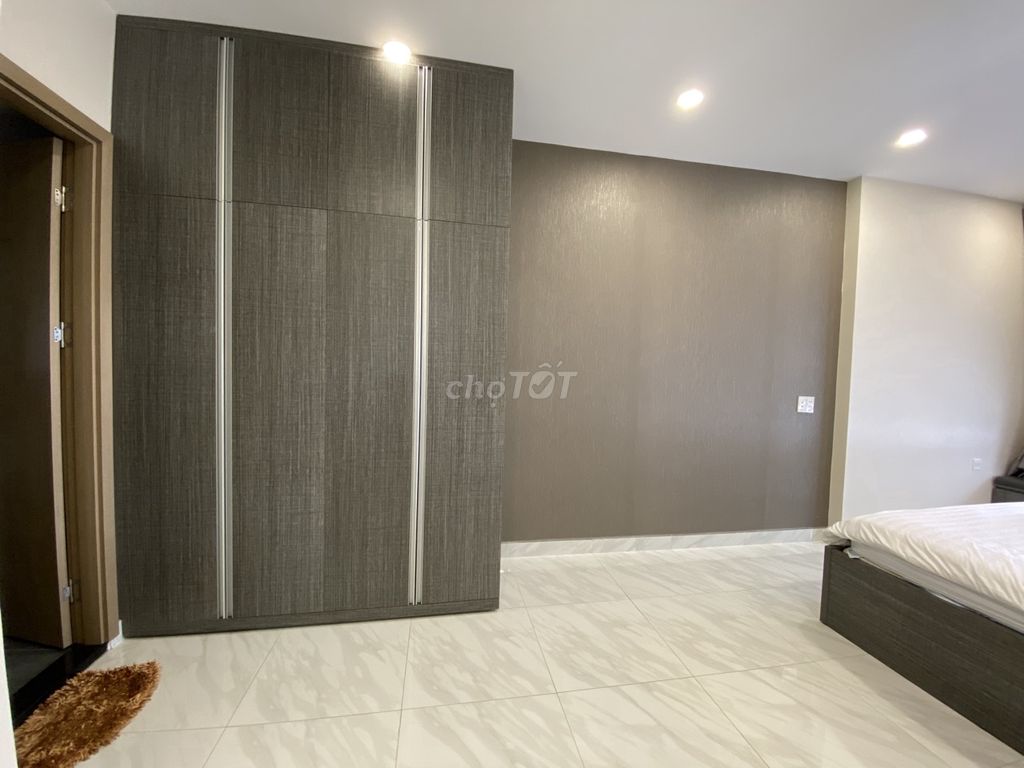 Siêu rẻ, 1 căn 3PN 147 m2, 7.3 tỷ - tại sunrise city, mua nhanh