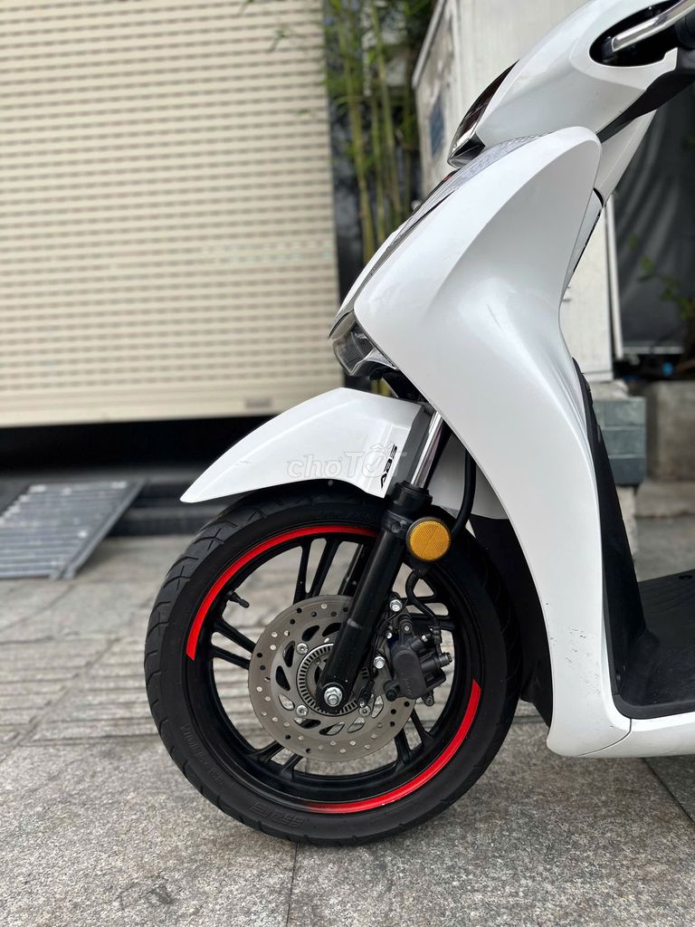 Honda SH 150i ABS 2020 Sporty Trắng. Mua bán Xe máy tại Quận Bình Thạnh Tp Hồ Chí Minh được đăng bởi VÕ MINH HẬU hình 5