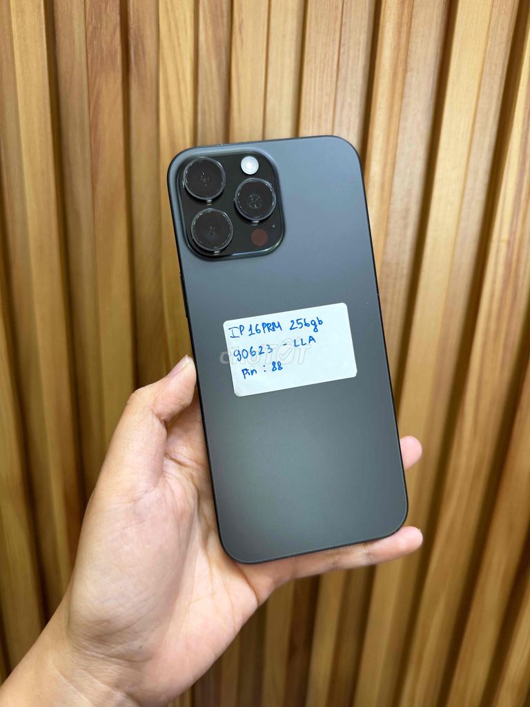 iPhone 16 Pro Max 256GB Đen 99%. Mua bán Điện thoại tại Quận 10 Tp Hồ Chí Minh được đăng bởi Đăng Sơn Store hình 1