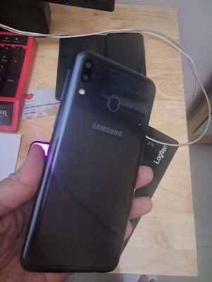 Còn 2 con m30. Mua bán Điện thoại tại Quận Gò Vấp Tp Hồ Chí Minh được đăng bởi Nguyen Minh Tam