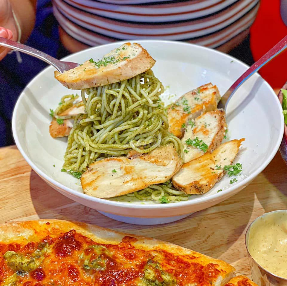 NHÂN VIÊN PHỤC VỤ. Việc làm tại Quận 1 Tp Hồ Chí Minh được đăng bởi PAPER PLATE PIZZA hình 3