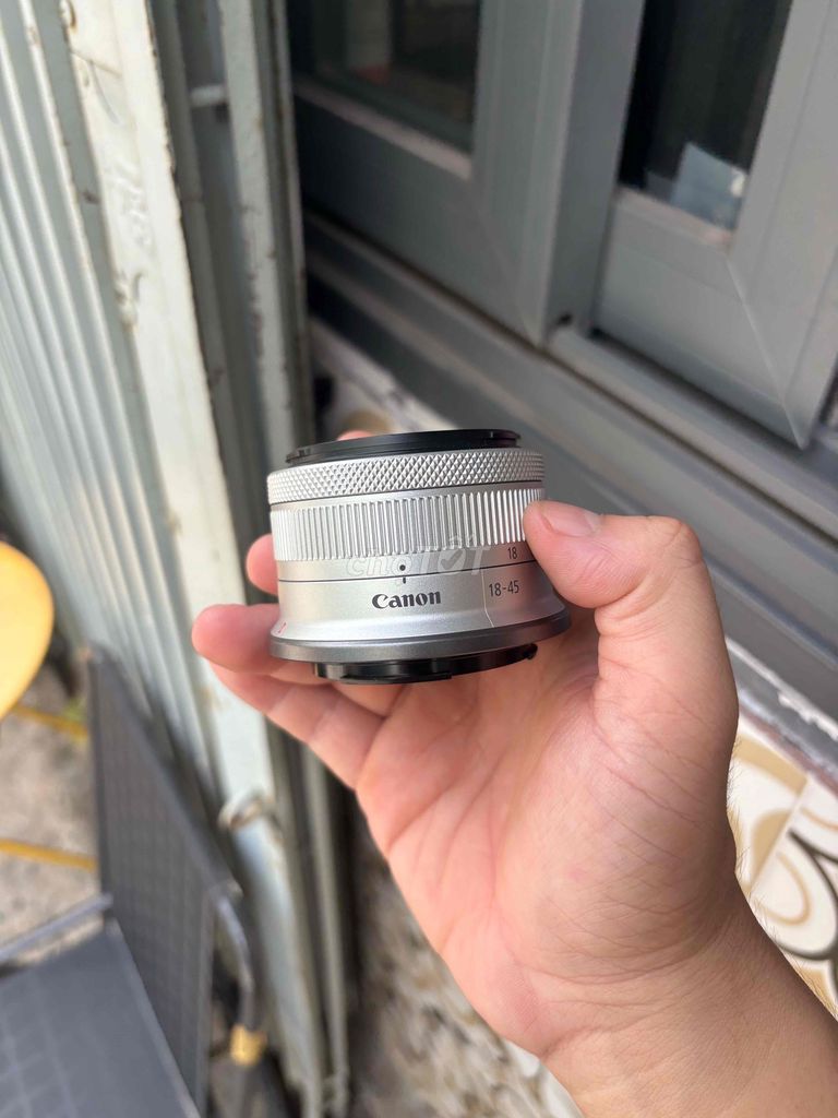 Ống kính Canon RF-S 18-45mm đen/trắng. Mua bán Máy ảnh, Máy quay tại Quận Phú Nhuận Tp Hồ Chí Minh được đăng bởi Lam Vy  hình 1