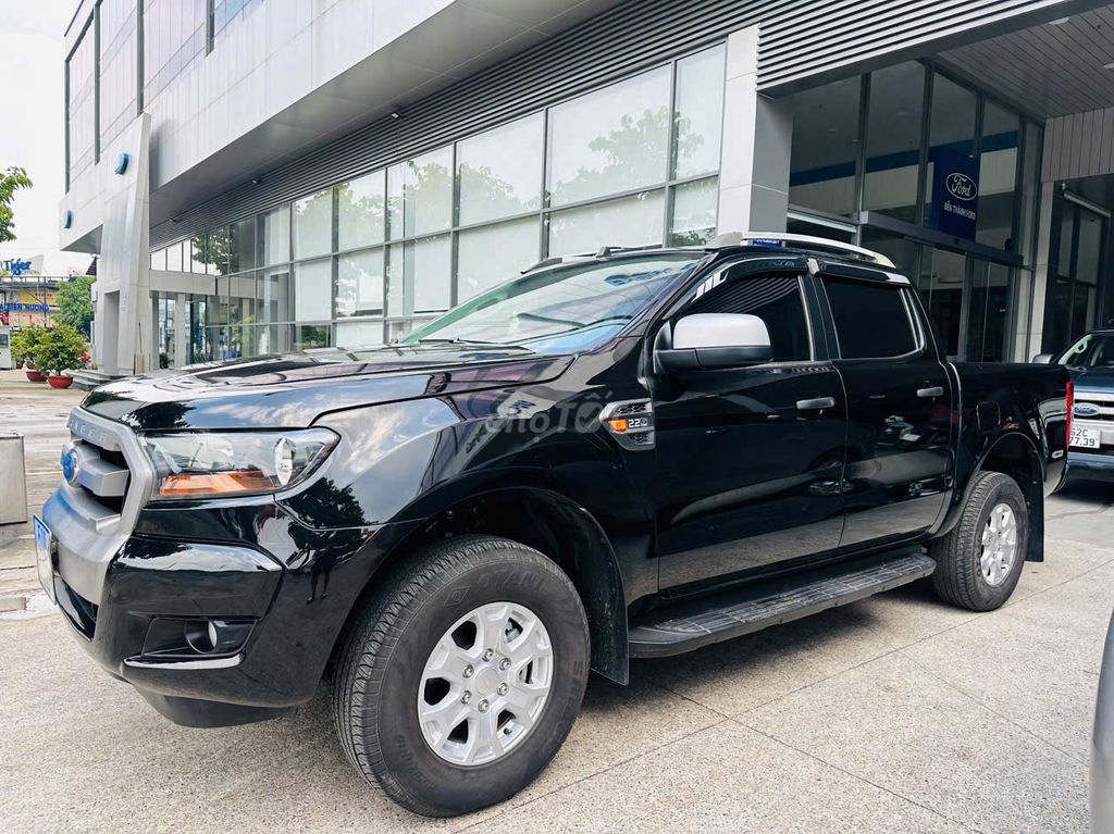 Ford Ranger XLS AT 4x2 2017 - Xe đẹp nguyên zin