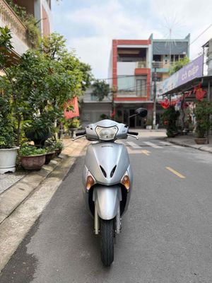 Honda Lead màu Bạc