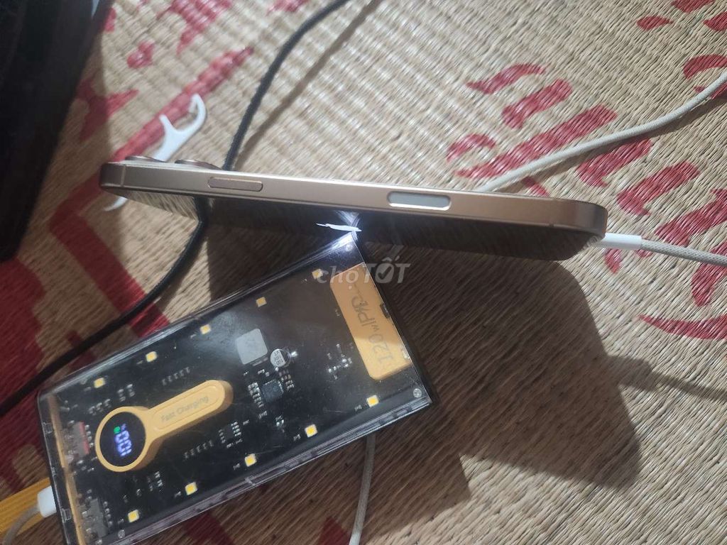 iPhone 16 Pro Max Vàng. Mua bán Điện thoại tại Thị xã Duy Tiên Hà Nam được đăng bởi chip hình 1