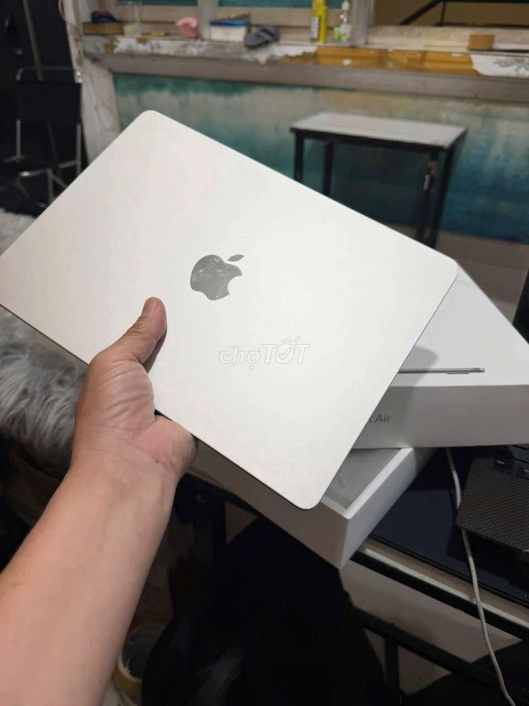 Macbook air M2 fullbox. Mua bán Laptop tại Quận Bình Thạnh Tp Hồ Chí Minh được đăng bởi Hoàng Giang hình 1