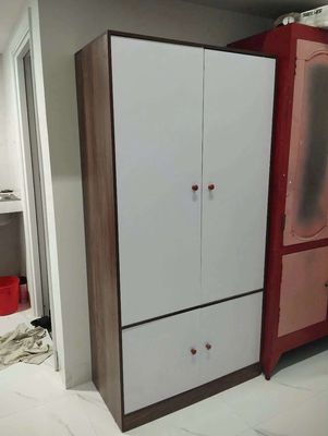 Tủ quần áo gỗ to chắc chắn xã giá rẻ. Mua bán Tủ, kệ gia đình tại Quận Cẩm Lệ Đà Nẵng được đăng bởi Ngọcn shop