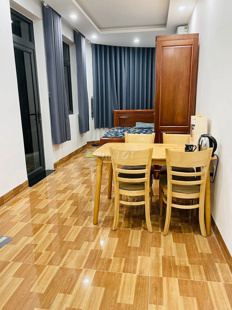 Cho thuê căn hộ studio 30m2, có ban công, khu Nam Việt Á