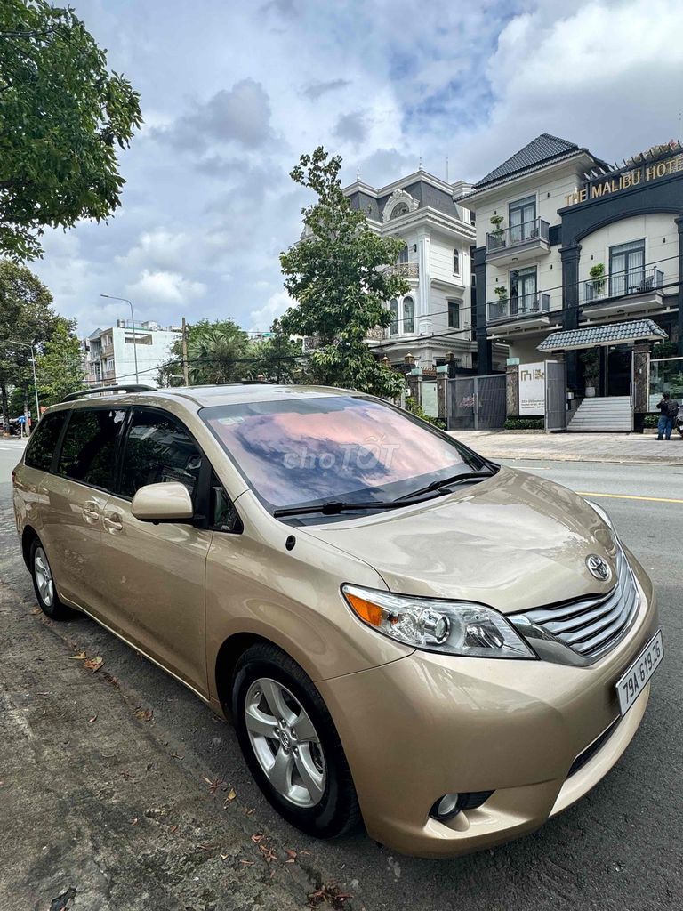 Toyota Sienna 2010 bản LE 2 cửa điện - 80000 km. Mua bán Ô tô tại Quận Bình Tân Tp Hồ Chí Minh được đăng bởi tài hình 4