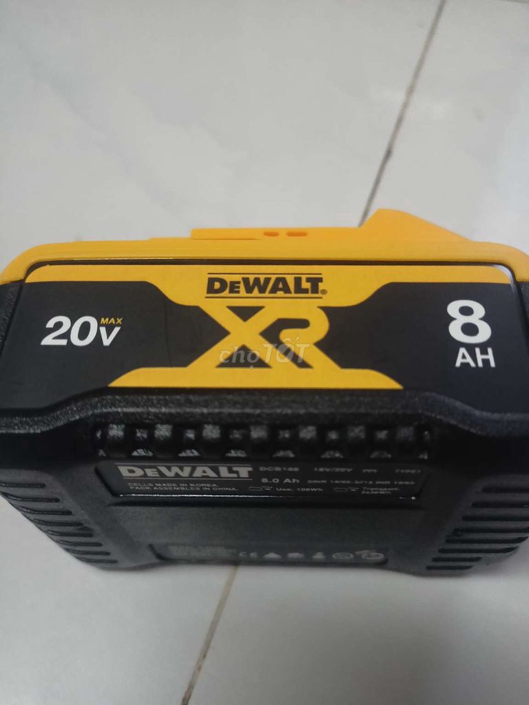 Pin Dewalt 8Ah 20v 21700. Mua bán Đồ chuyên dụng, Giống nuôi trồng tại Quận Ninh Kiều Cần Thơ được đăng bởi Chân Tình hình 1