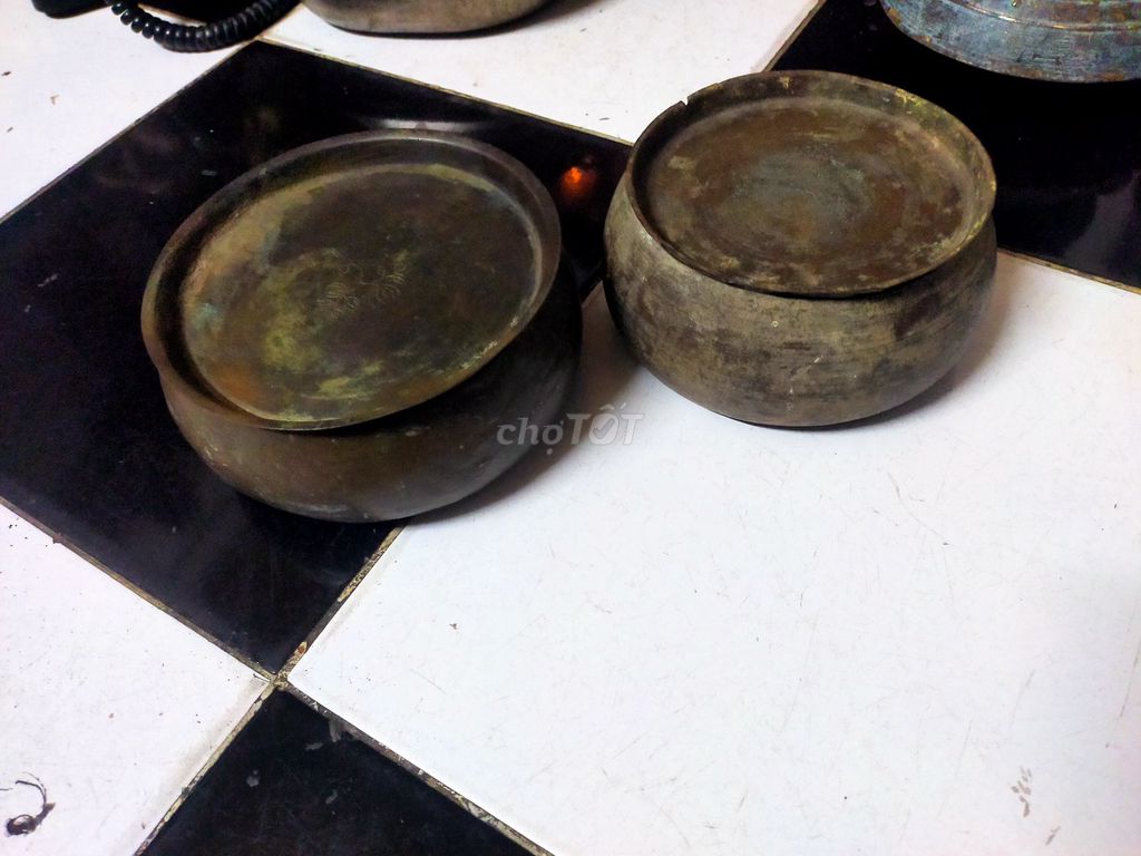 2 ô trầu đồng xưa còn đẹp . Mua bán Đồ sưu tầm, đồ cổ tại Quận Tân Bình Tp Hồ Chí Minh được đăng bởi Tên chưa cung cấp hình 1