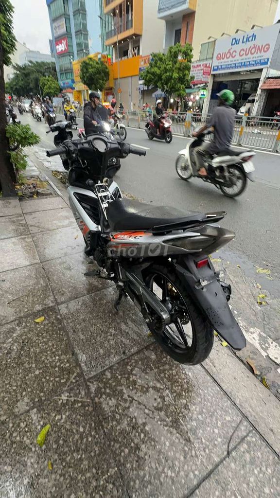 Мотоцикл Yamaha Exciter 135 2014 Черный, серебристый, оранжевый