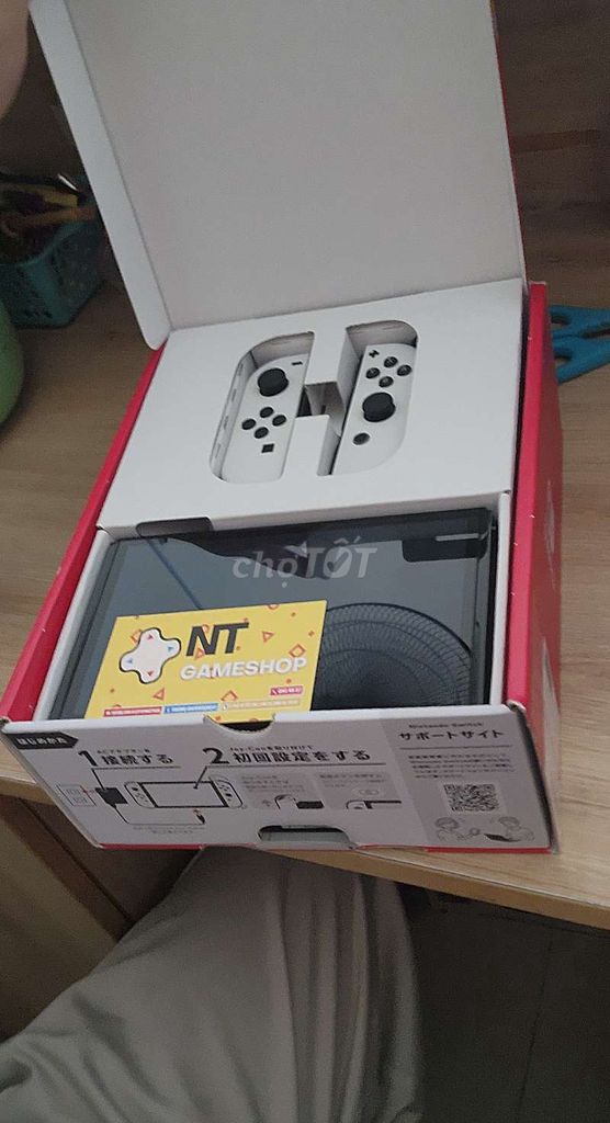 Máy chơi game Nintendo Switch OLED Trắng 256GB. Mua bán Thiết bị chơi game tại Quận Ngũ Hành Sơn Đà Nẵng được đăng bởi Đat Pham hình 1