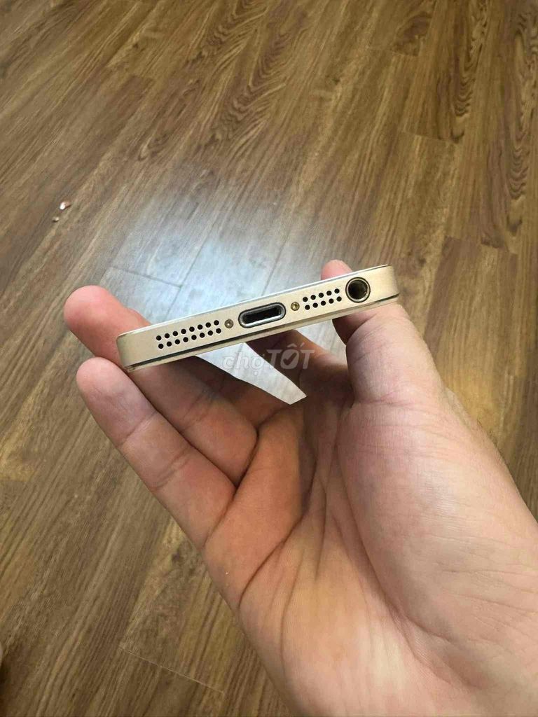 Apple iPhone 5s Vàng. Mua bán Điện thoại tại Quận Hoàng Mai Hà Nội được đăng bởi Đinh Thế Dũng hình 2