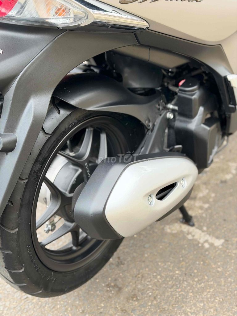 Cần bán SH_MODE Abs chính chủ - Đời cao. Mua bán Xe máy tại Thành phố Buôn Ma Thuột Đắk Lắk được đăng bởi Hoàng Quang hình 5