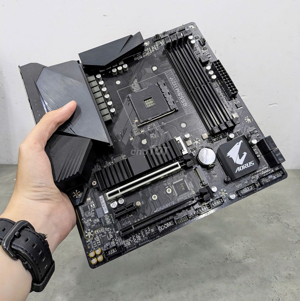 GIGABYTE B550M AORUS PRO-P + AMD Ryzen 7 5700