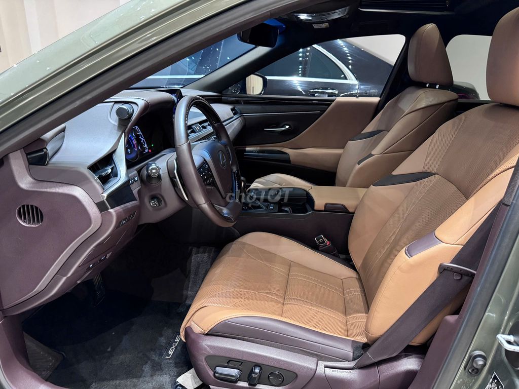 Lexus ES 250 2021  - 29000 km. Mua bán Ô tô tại Quận Gò Vấp Tp Hồ Chí Minh được đăng bởi Sĩ Minh hình 5