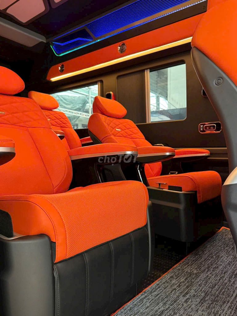 Ford Transit 2025 Limousine 12S. Mua bán Ô tô tại Quận 3 Tp Hồ Chí Minh được đăng bởi Lương Hoàng Long hình 17