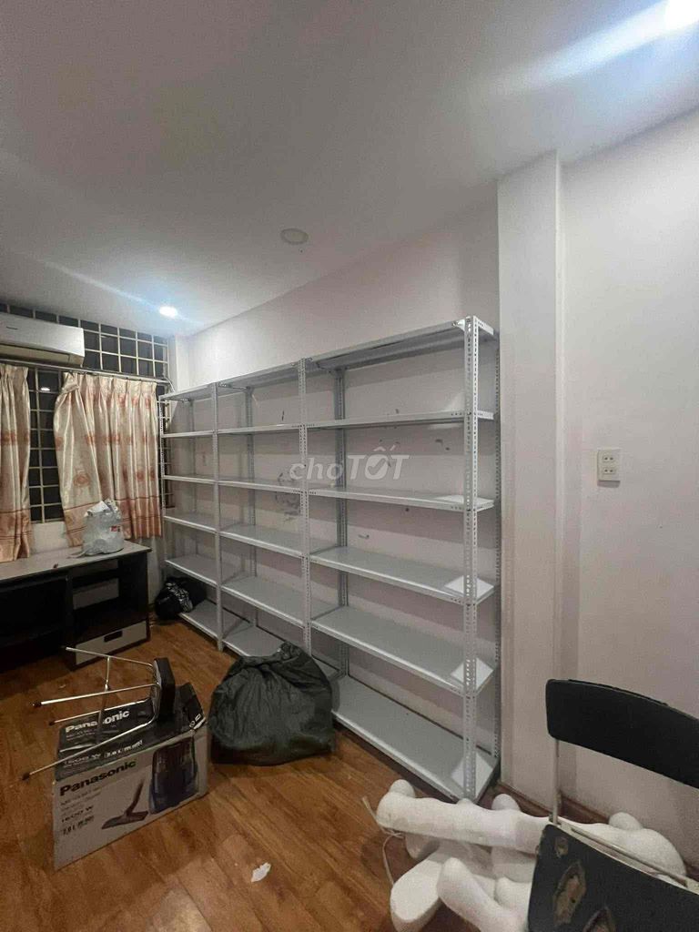 Kệ sắt Trắng HCM. Mua bán Tủ, kệ gia đình tại Quận 4 Tp Hồ Chí Minh được đăng bởi Hoang Nam hình 1