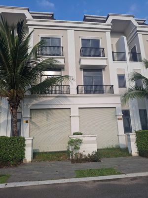 Bán Gấp Nhà Phố_ 1 trệt 2 lầu_ Chỉ 1.95t _ Đường Lớn, Liền kề Vinhomes. Mua bán nhà ở tại Huyện Đức Hòa Long An được đăng bởi Nhựt Tiên Nguyễn