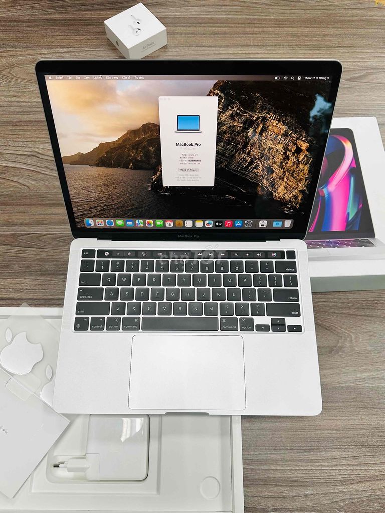 Macbook Pro 13 Inch M2 8/256 Silver Việt Nam