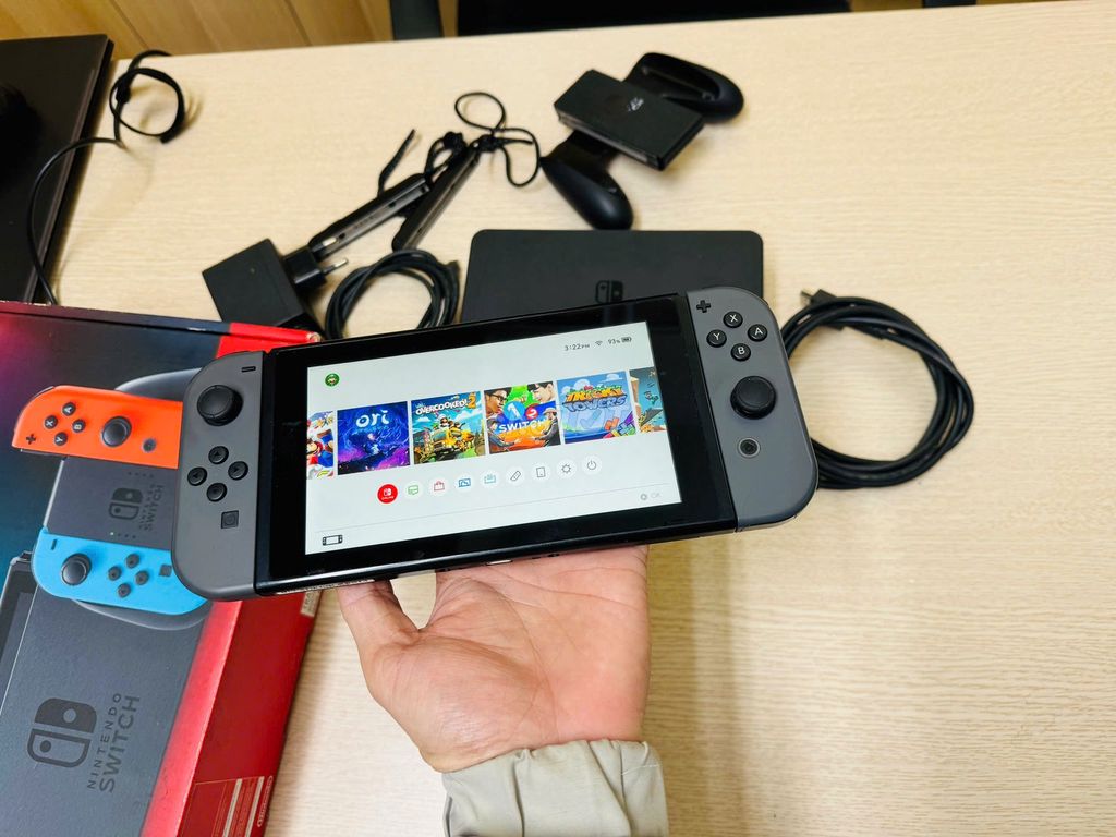 Máy chơi game Nintendo Switch V2 128GB hack mod. Mua bán Thiết bị chơi game tại Quận Đống Đa Hà Nội được đăng bởi Hà Giang Shop hình 1