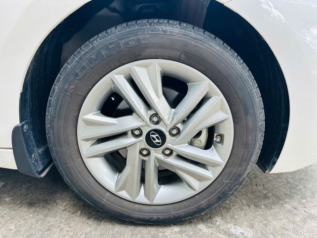 Hyundai Elantra 1.6 AT 2020 - 20000 km. Mua bán Ô tô tại Thành phố Dĩ An Bình Dương được đăng bởi Siêu Thị Ô Tô Bình Dương  hình 14