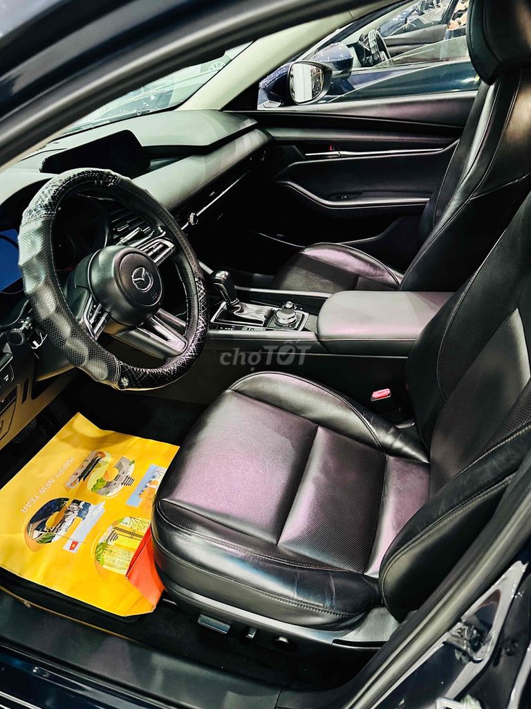 Mazda 3 2021 1.5 Luxury - 86000 km. Mua bán Ô tô tại Thành phố Buôn Ma Thuột Đắk Lắk được đăng bởi SALON ÔTÔ NGỌC ẨN hình 4