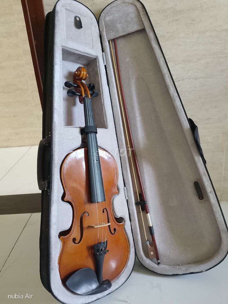 Đàn violin 4/4 Đã sử dụng. Mua bán Nhạc cụ tại Quận Liên Chiểu Đà Nẵng được đăng bởi Le Hong Phuc hình 1