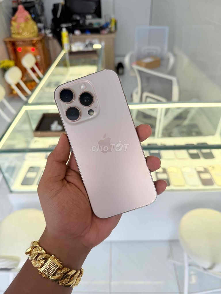 iPhone 16 Pro 128GB Vàng Sa Mạc 90%. Mua bán Điện thoại tại Thành phố Long Xuyên An Giang được đăng bởi Lý Apple hình 1