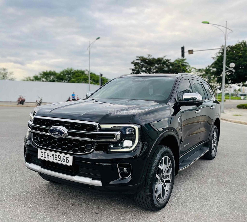 Ford Everest 2023 Titanium+ 2.0 AT 4x4 - 25000 km. Mua bán Ô tô tại Quận Cầu Giấy Hà Nội được đăng bởi CHỢ ÔTÔ CẦU GIẤY hình 3