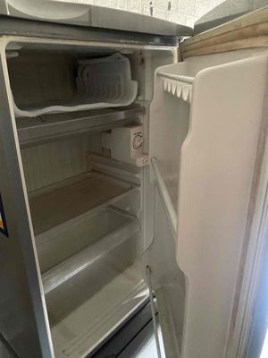 Bán tủ lạnh 90l sanzo đông đá được