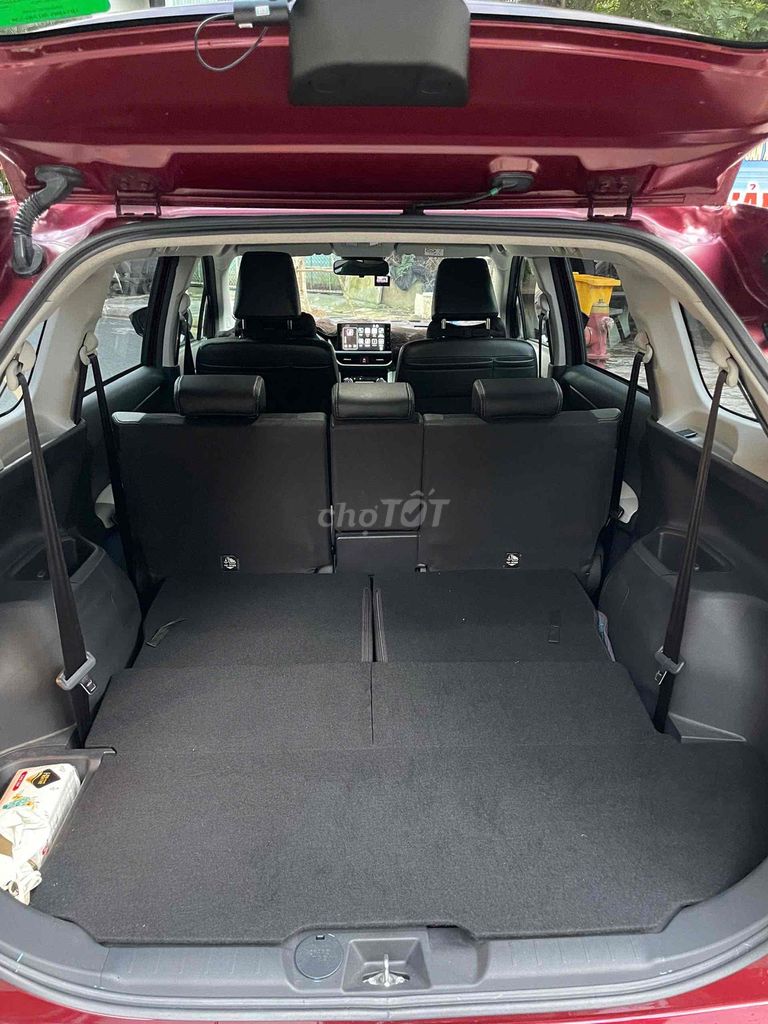 Toyota Veloz Cross TOP 2025 Красный 10 000 км