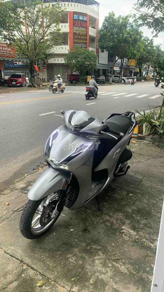 SH350i Bạc 2022. Mua bán Xe máy tại Quận Cẩm Lệ Đà Nẵng được đăng bởi Tan Trung hình 5