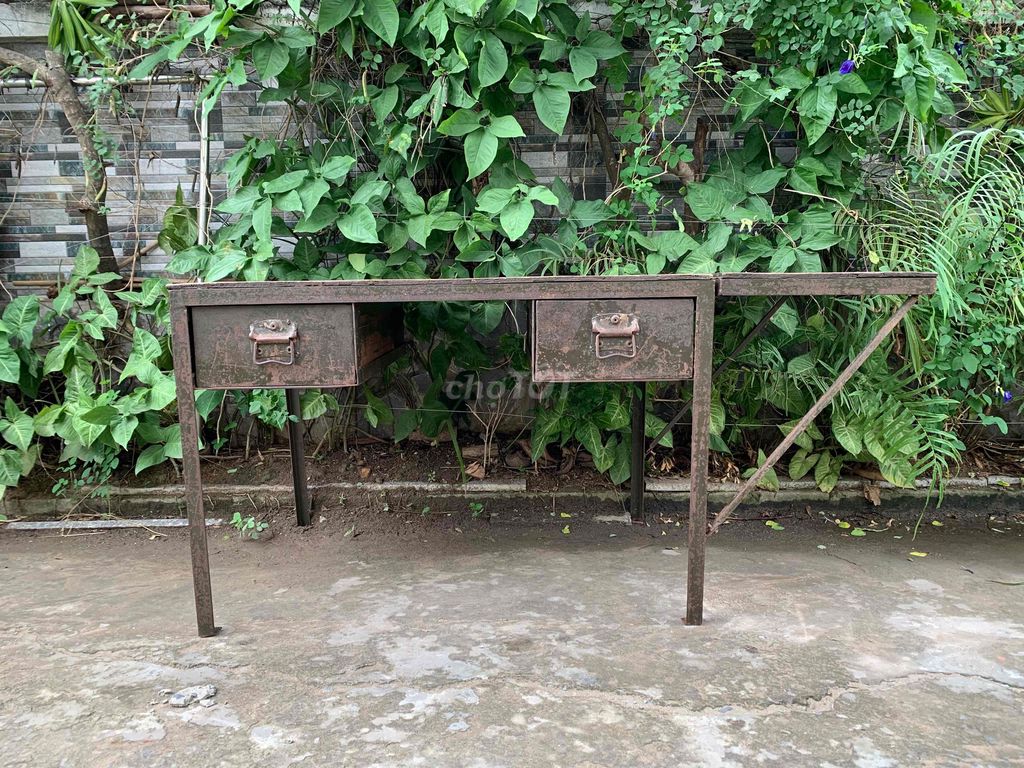 Bàn xưa. Mua bán Đồ sưu tầm, đồ cổ tại Quận Bình Thuỷ Cần Thơ được đăng bởi NGUYỄN XUÂN TRƯỜNG hình 1