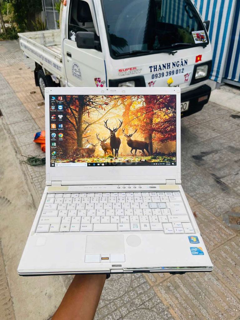 Laptop Nhật Fujitsu Siêu Bền Trắng Đẹp