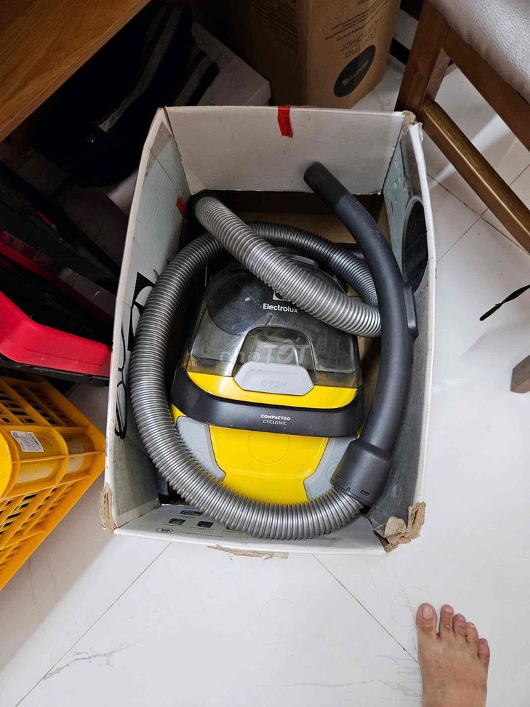 Máy hút bụi Electrolux CompactGo. Mua bán Thiết bị vệ sinh, nhà tắm tại Huyện Mỹ Xuyên Sóc Trăng được đăng bởi mr long hình 1