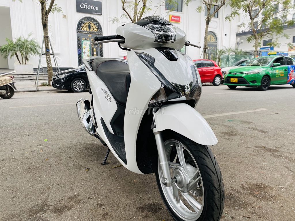 HONDA SH 150I TRẮNG MÁY NGUYÊN BIỂN 29